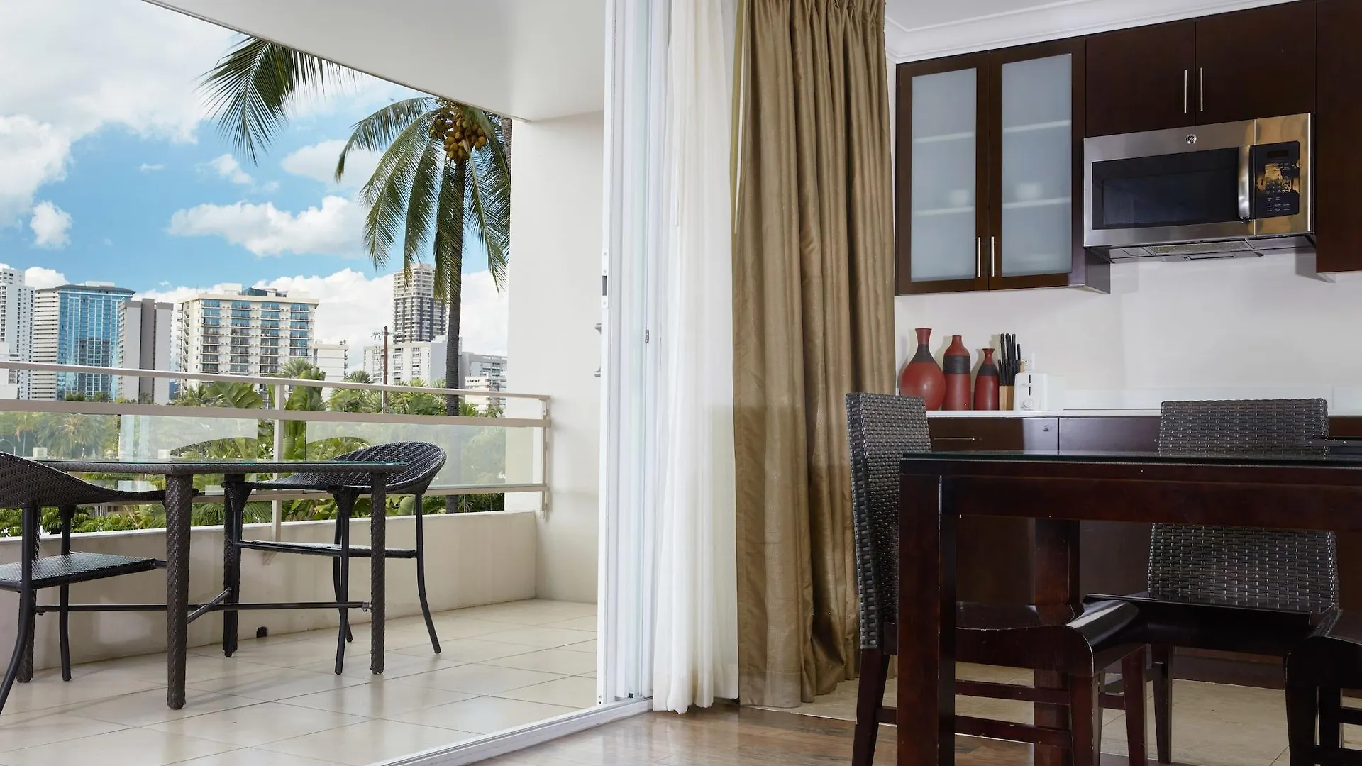 Regency On Beachwalk Waikiki By Outrigger Honolulu