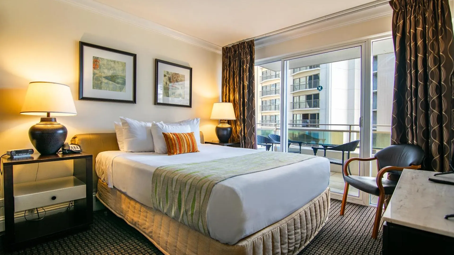 Regency On Beachwalk Waikiki By Outrigger Honolulu 0*,