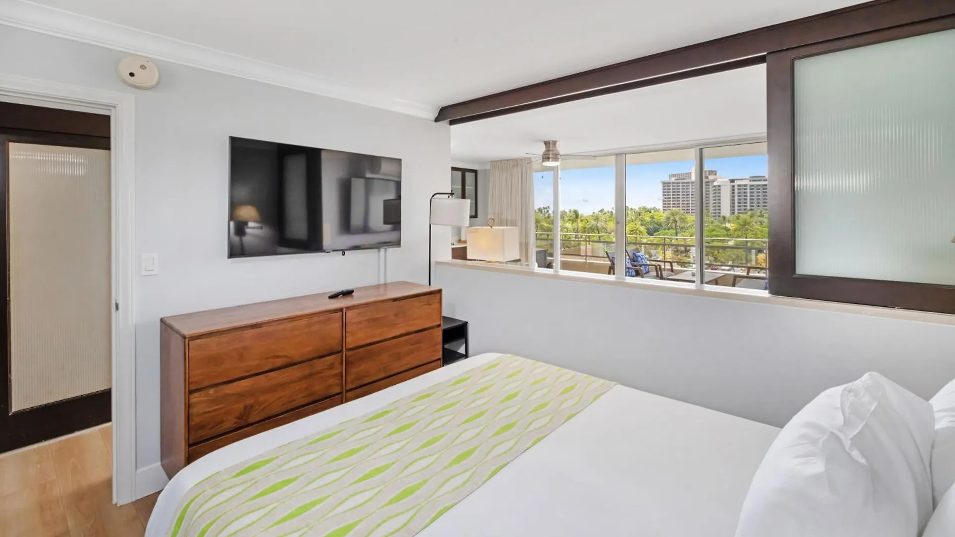 Regency On Beachwalk Waikiki By Outrigger Honolulu